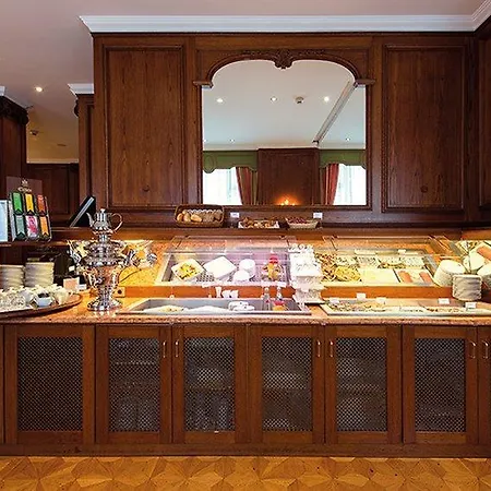 Living Mitte Hotel 4*
