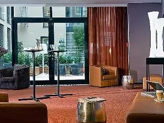 Adina Mitte Aparthotel
