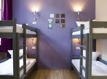 فندق Und 3*