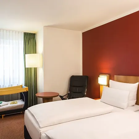 Hotel Nh City Ost 4*