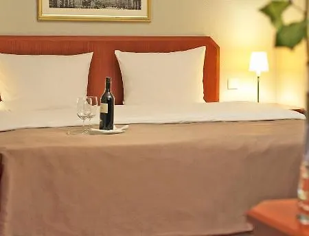 Western Berlin-kurfuerstendamm 4* Berlijn