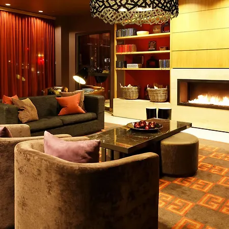 Aparthotel Adina Mitte