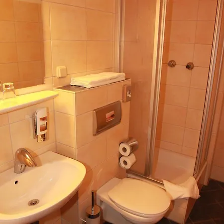 East Side Szálloda 3*
