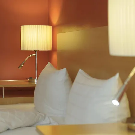 Hotel Upstalsboom Friedrichshain 4*