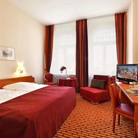 Otel Schoeneberg 3*