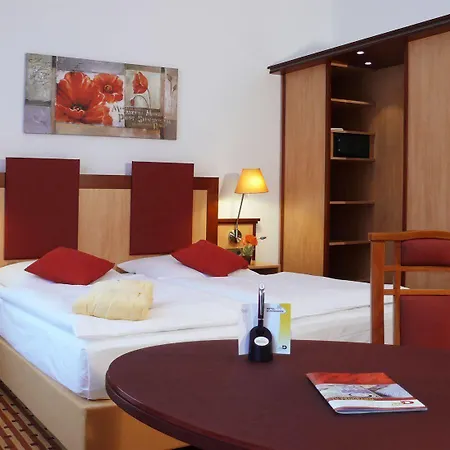 Schoeneberg Otel 3*