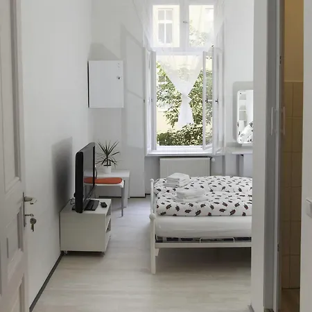 Gastehaus City Stop Guest house 3*