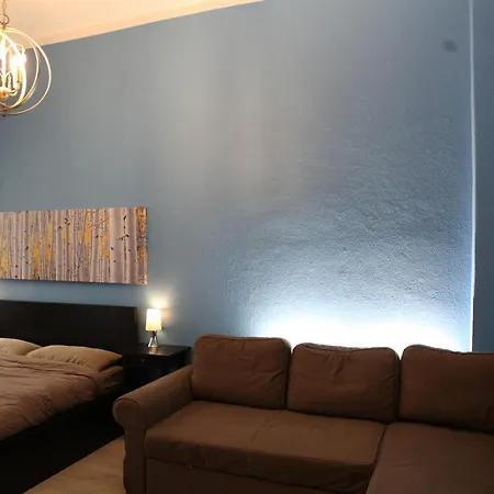 Blue Studio Apartment *