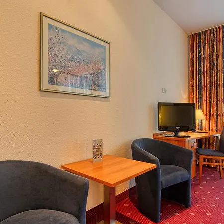 Centro West 4*
