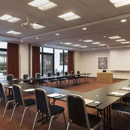 Aparthotel Adina Mitte 4*