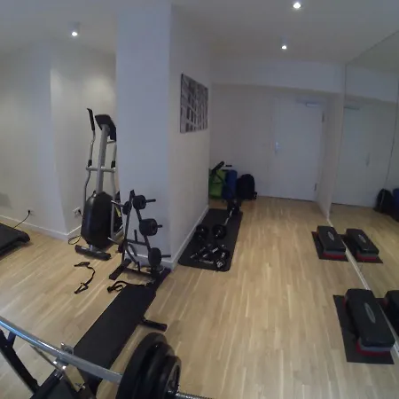 Top Lage + Fitness Berlino