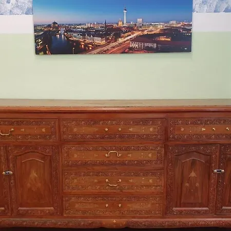 Big & Cosy Central Lichtenberg City Apartment *