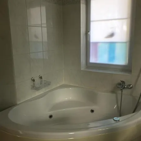 Apartment Neu Dz In Mahlsdorf Mit Terrasse -kostenloser Rucktritt Moglich-