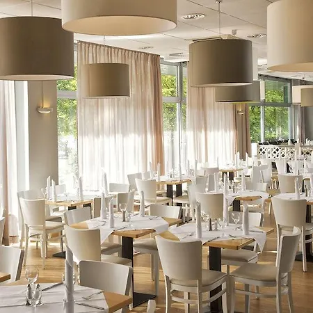 Hotel City East 4*