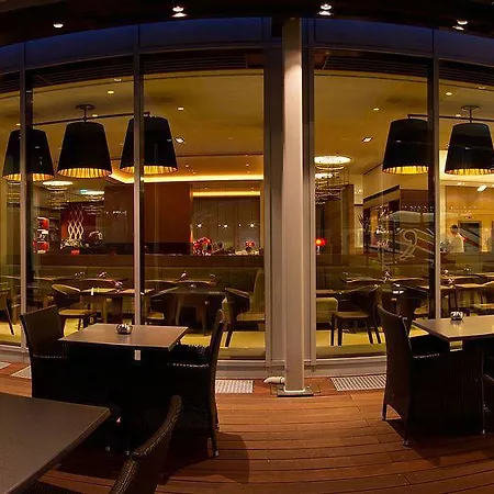 Hotel Golden Tulip Hamburg 4*