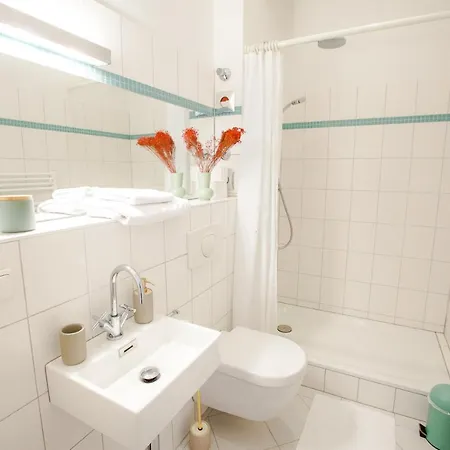Family-friendly Waterfront Loft, 3 Bedrooms, 130 M2 Apartment Berlin