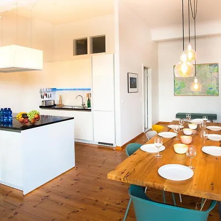 Family-friendly Waterfront Loft, 3 Bedrooms, 130 M2 Apartment Berlin