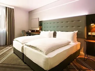 Отель Express Centre West 3*