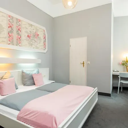 W22 Am Kurfuerstendamm 3* Berlin