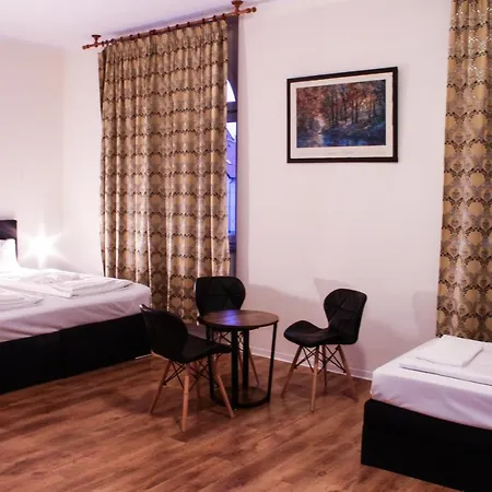 Отель Karlshorst 3*