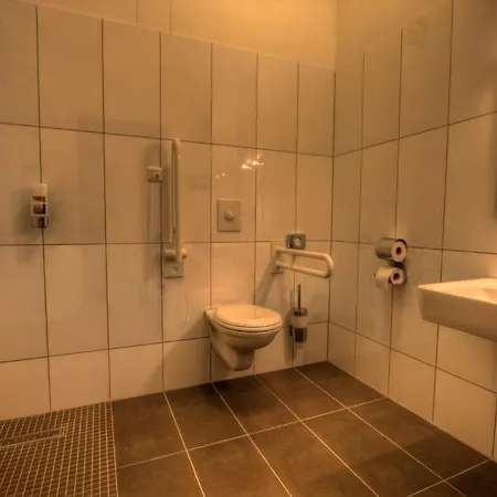 Hostel 2a *