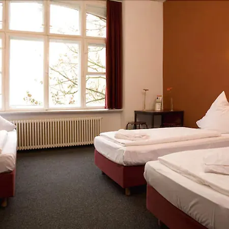 Hotel 103 2*