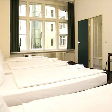 Hotel 103