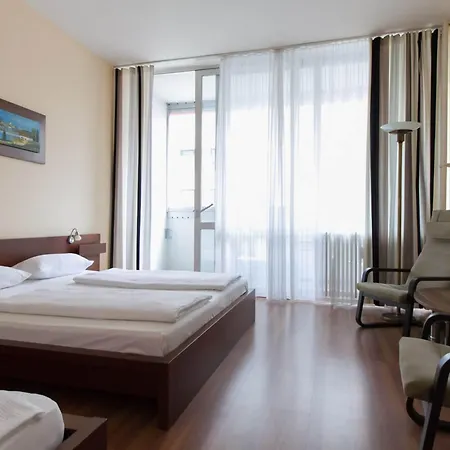 Vega Aparthotel 3*