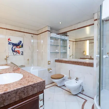 Hotell Living Grosser Kurfuerst 4*
