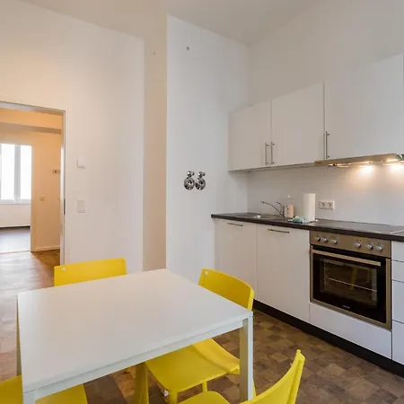 Nena Hermannplatz Aparthotel Berlin