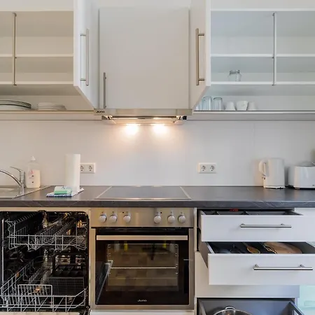 Nena Hermannplatz Aparthotel 3*