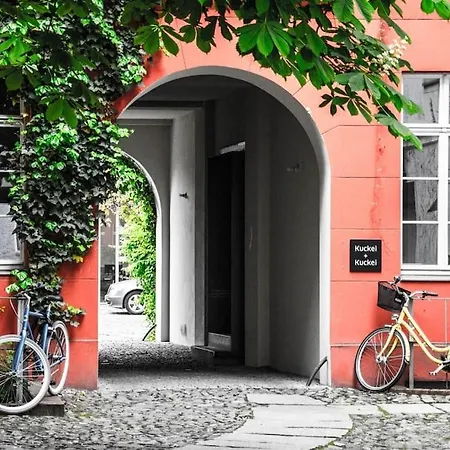 Private In The Center Of Berlino