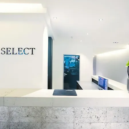 Select The Wall - 4*