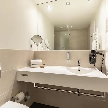 Aparthotel Select The Wall - 4*