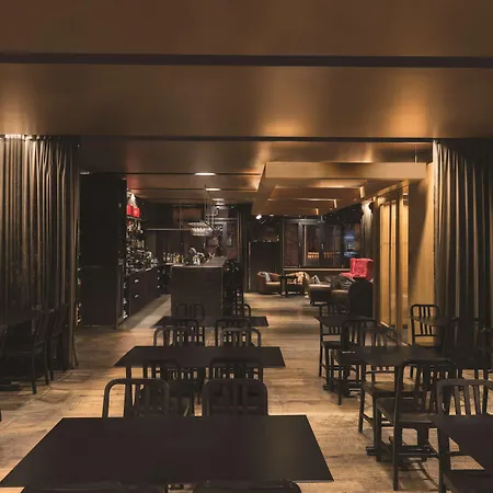 Lägenhetshotell Adina Mitte 4*