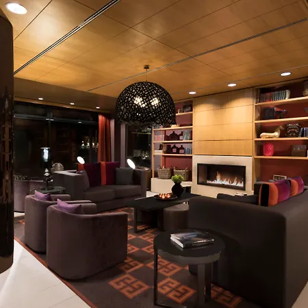 Lägenhetshotell Adina Mitte 4*