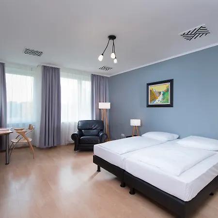 Hotel City East 4*