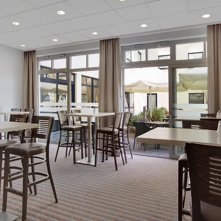 Hotel Express Centre By Ihg 3*