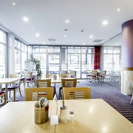 Express Centre By Ihg 3*