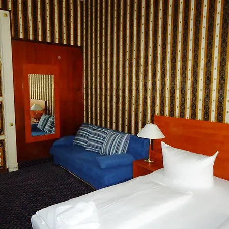 Am Kurfuerstendamm 3*