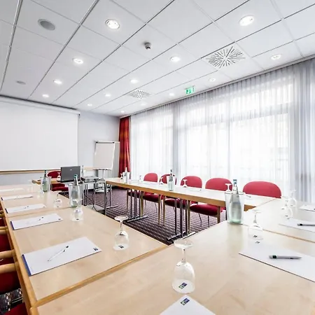 Express Centre By Ihg 3*