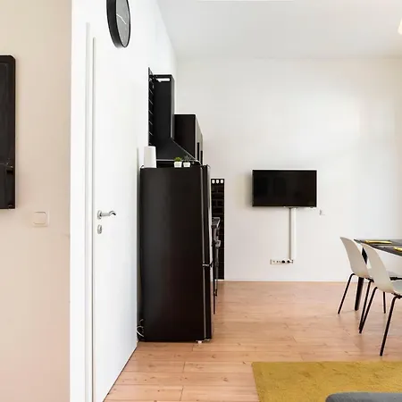 Modern 4 Bedroom In - Charlottenburg * Berlin