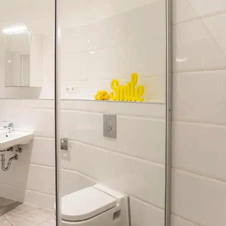 Modern 4 Bedroom In - Charlottenburg