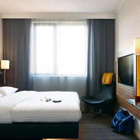 Moxy Ostbahnhof 4*