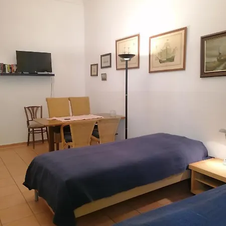 Apartment Esmarchstr. 20