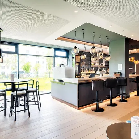 Hotel Premier Airport