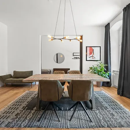 The Strassburger, Stylish 3 Bedroom In Downtown Daire Berlin