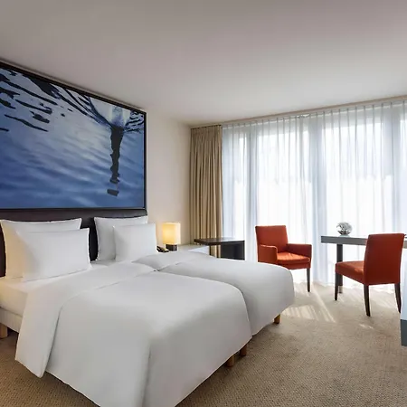Radisson Collection Hotel, Отель