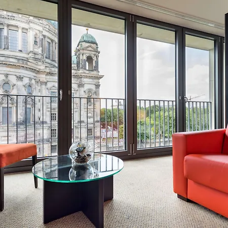 Radisson Collection Hotel, Отель Берлин