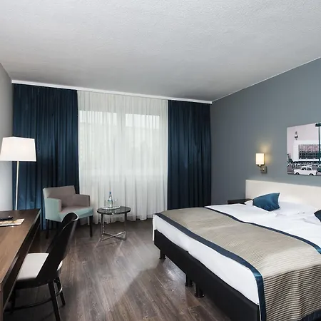 City East Hotel 4*